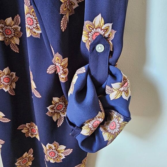 EUC LIKE NEW LOFT MEDALLION FLORAL PRINT SPLIT V NECK LONGSLEEVES TOP SIZE XL - Picture 11 of 16